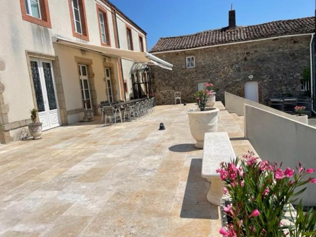 Villa Le Logis Cholet 49300 Lieu Exceptionnel En Famille Ou Amis Mazieres-en-Mauges Exterior foto